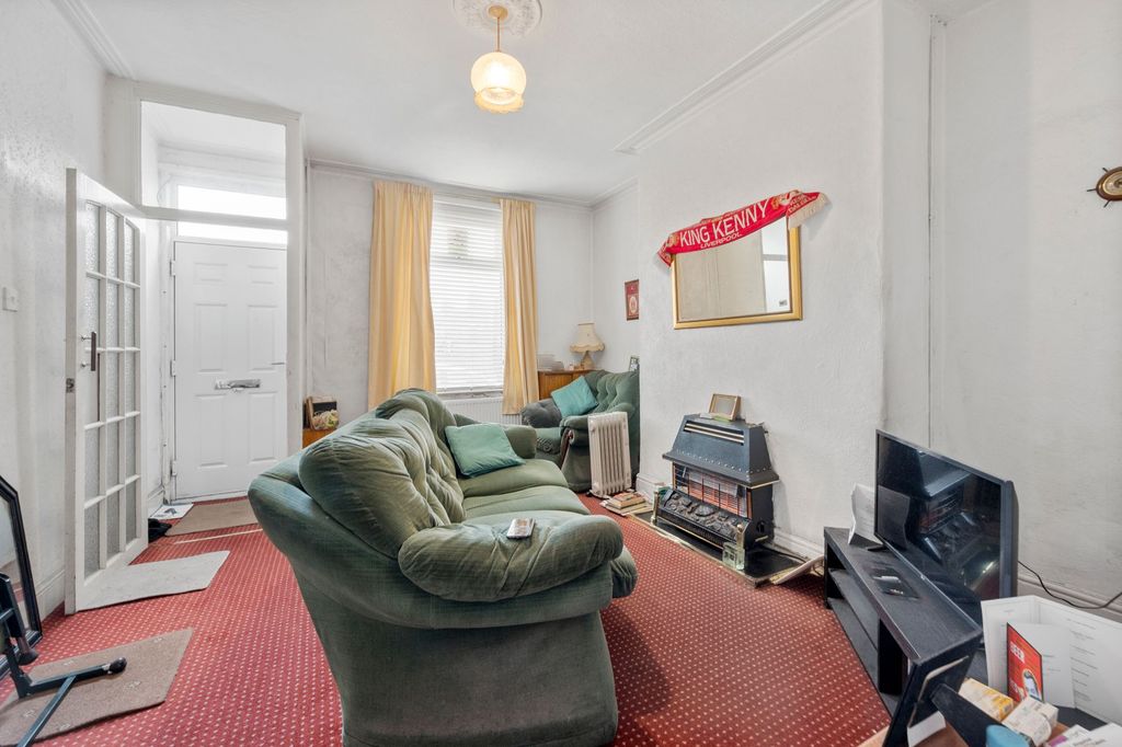 Property photo 2 of 19