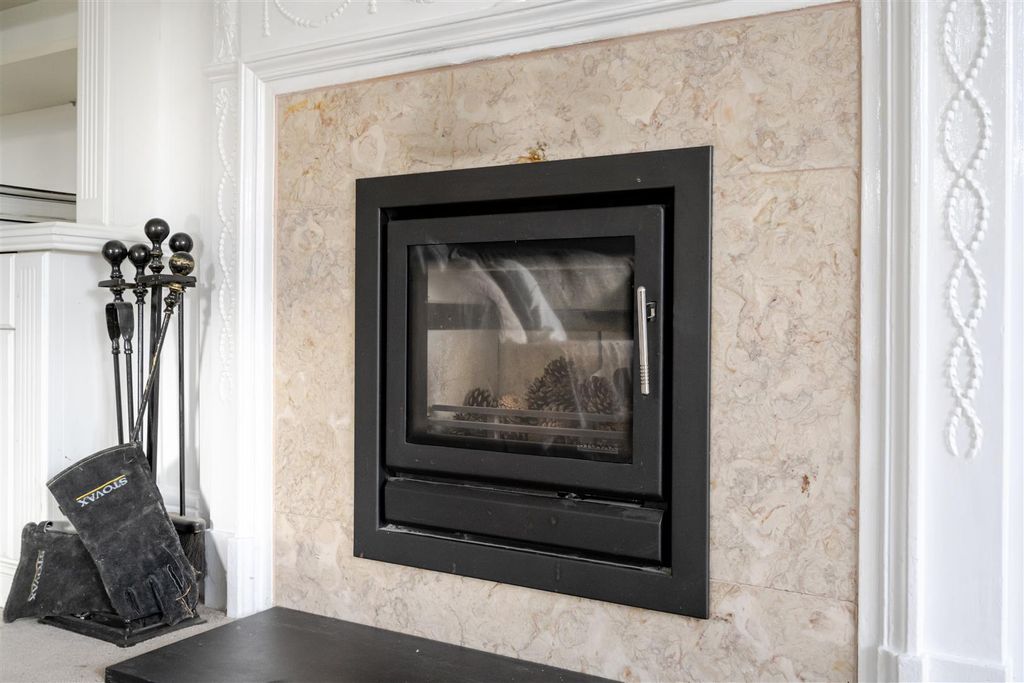 Property photo 3 of 18