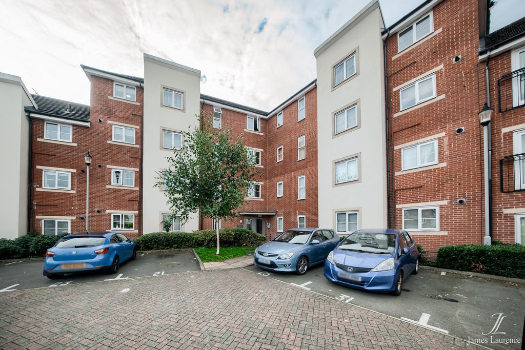 Property photo 1 of 8 Xh2S6799-Hdr(3)