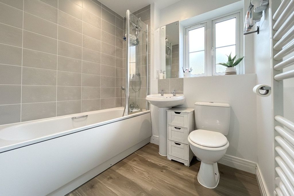 Property photo 3 of 16 Picture 3