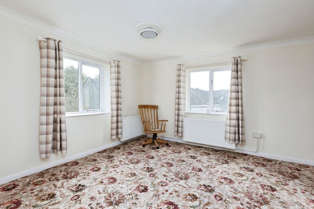 Property photo 3 of 19