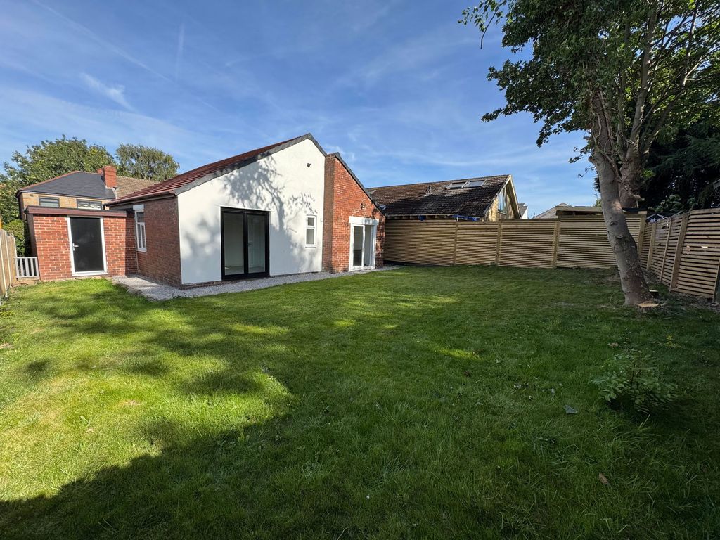 Property photo 2 of 28