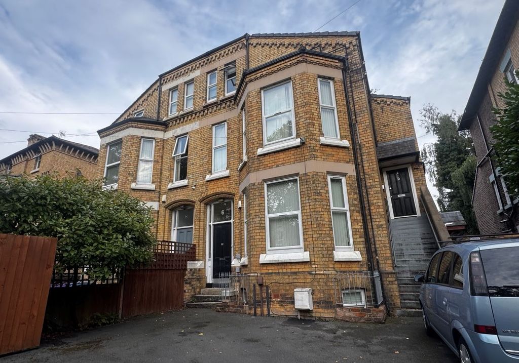 Property photo 1 of 2