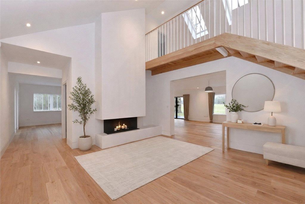 Property photo 3 of 17 Image