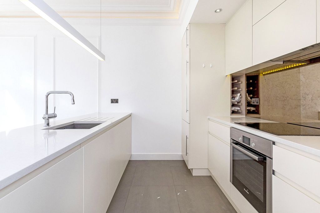 Property photo 2 of 9 Picture No. 19