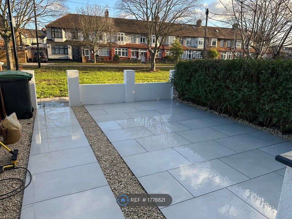 Property photo 3 of 35