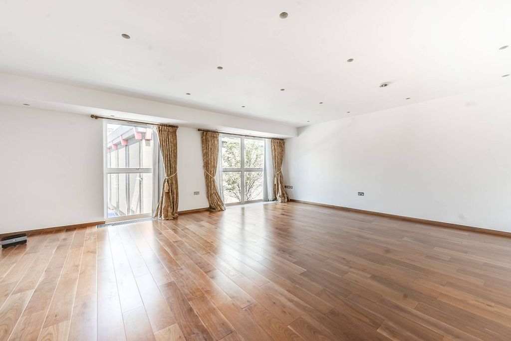 Property photo 1 of 39