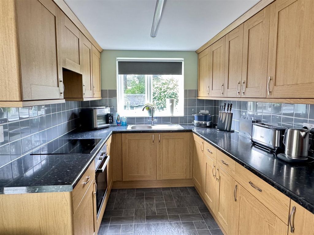 Property photo 2 of 23 Kitchen