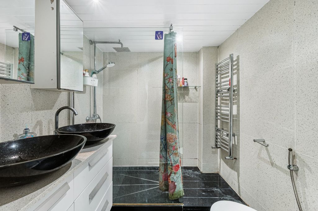 Property photo 2 of 8 5014802
