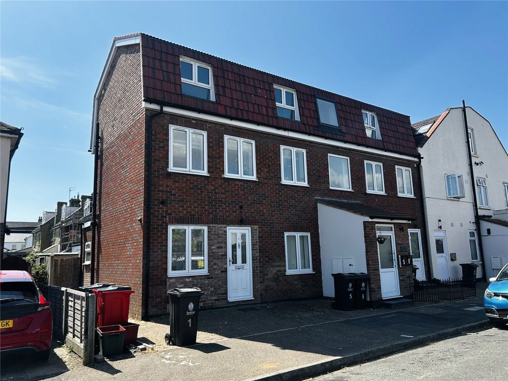 Property photo 1 of 10 External