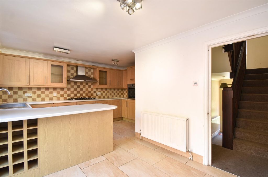 Property photo 3 of 18 Kitchen/Diner