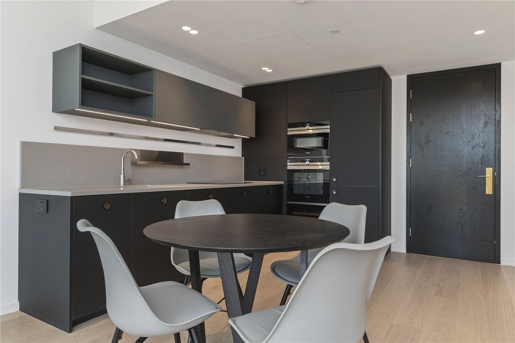 Property photo 2 of 10 Kitchen Diner