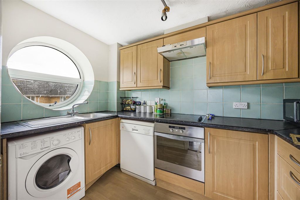 Property photo 3 of 16 16_74414.Jpg