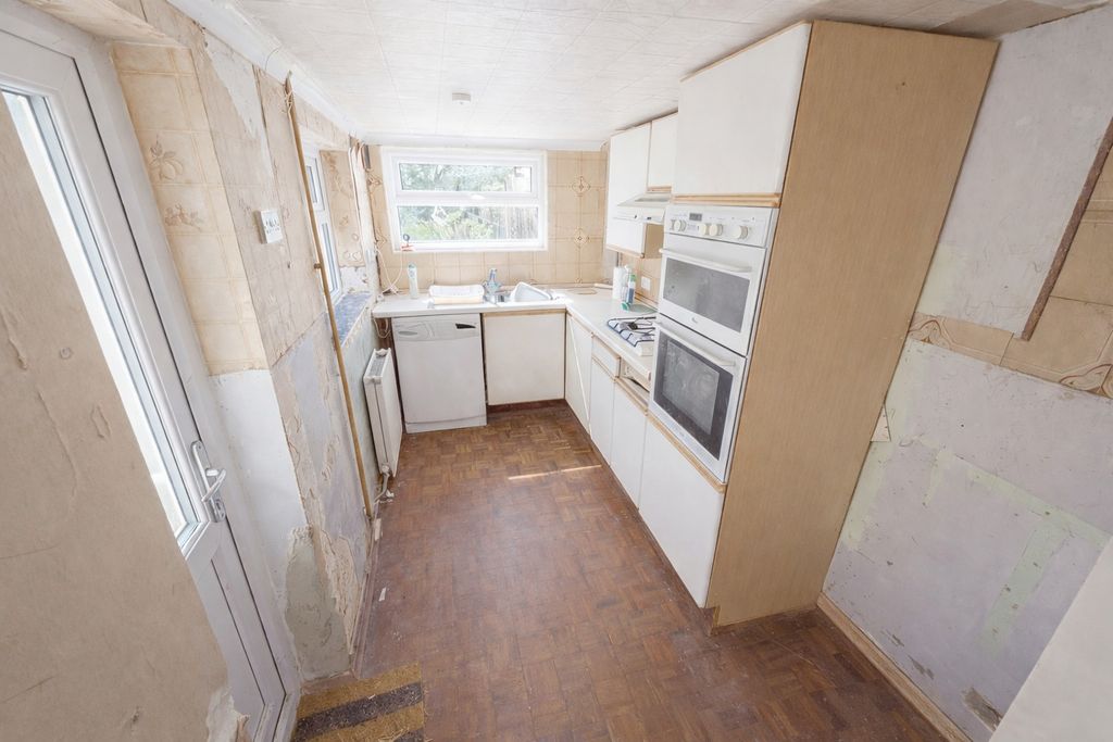 Property photo 2 of 9 4226683