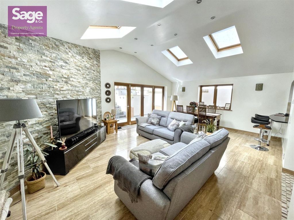 Property photo 1 of 36