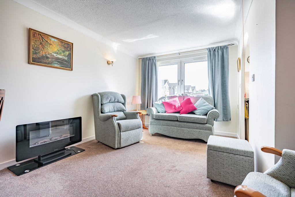 Property photo 2 of 30