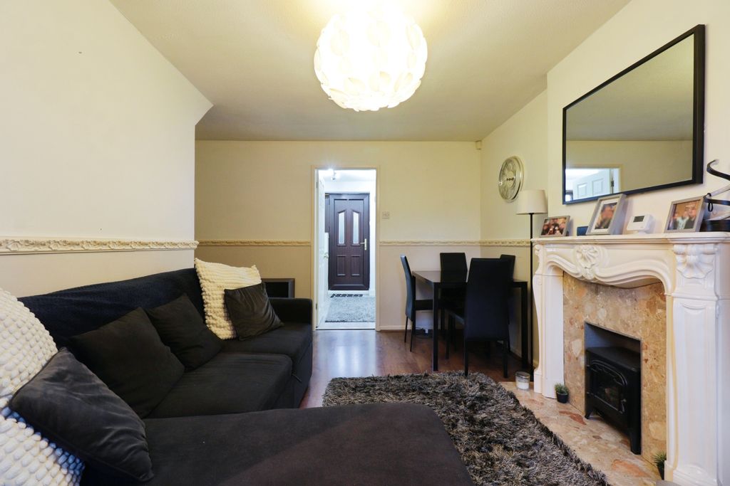 Property photo 2 of 21