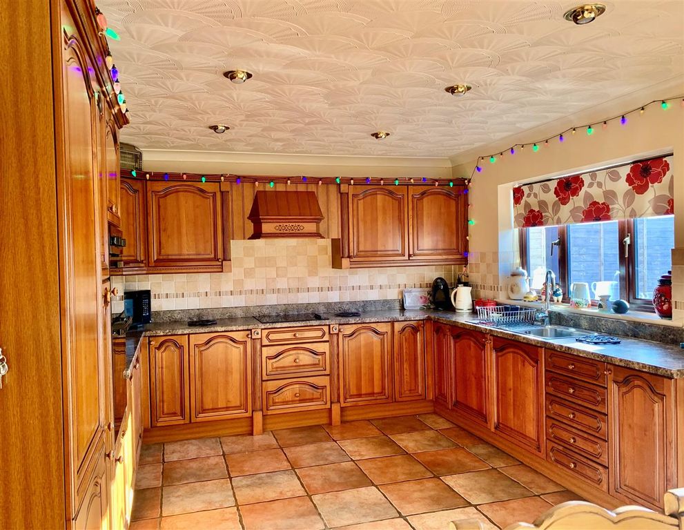 Property photo 2 of 17 Kitchen.Jpg