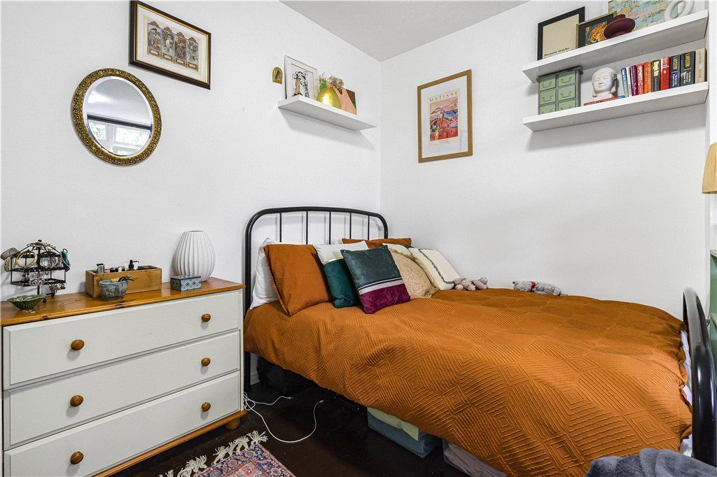 Property photo 3 of 14 Studio