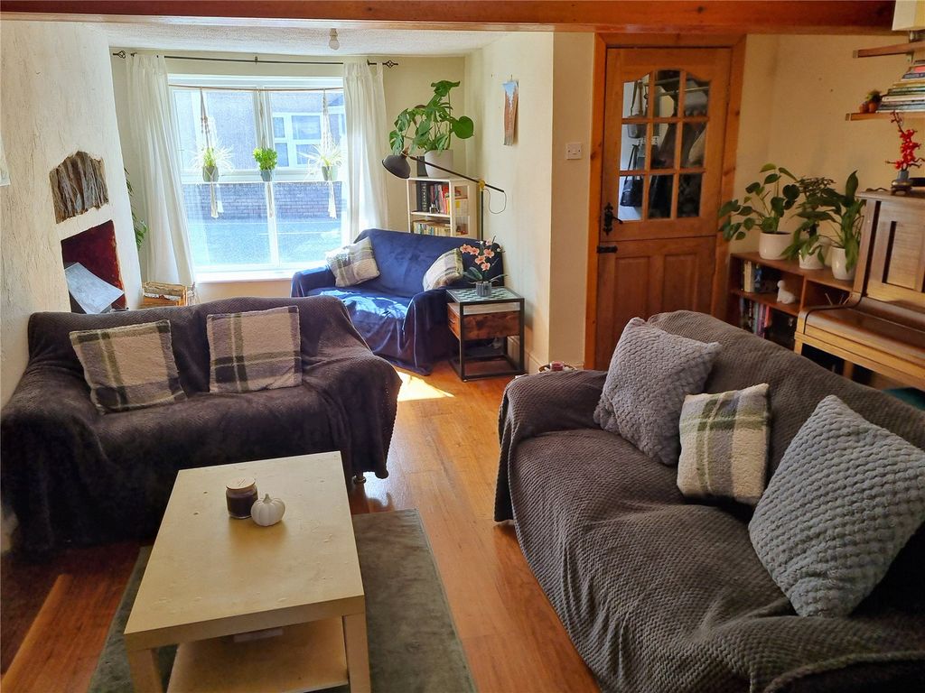 Property photo 3 of 16 Picture No. 15