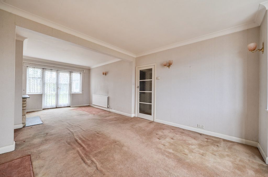 Property photo 2 of 15 1435777-18-69Ccee...