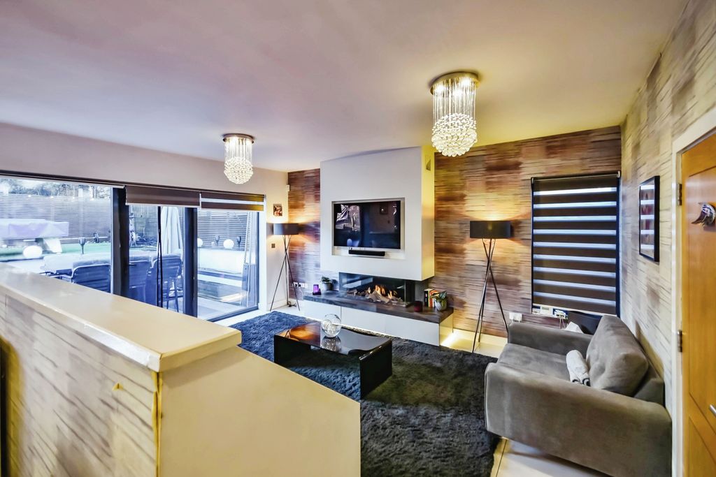 Property photo 1 of 17 Kitchen/Lounge/Diner