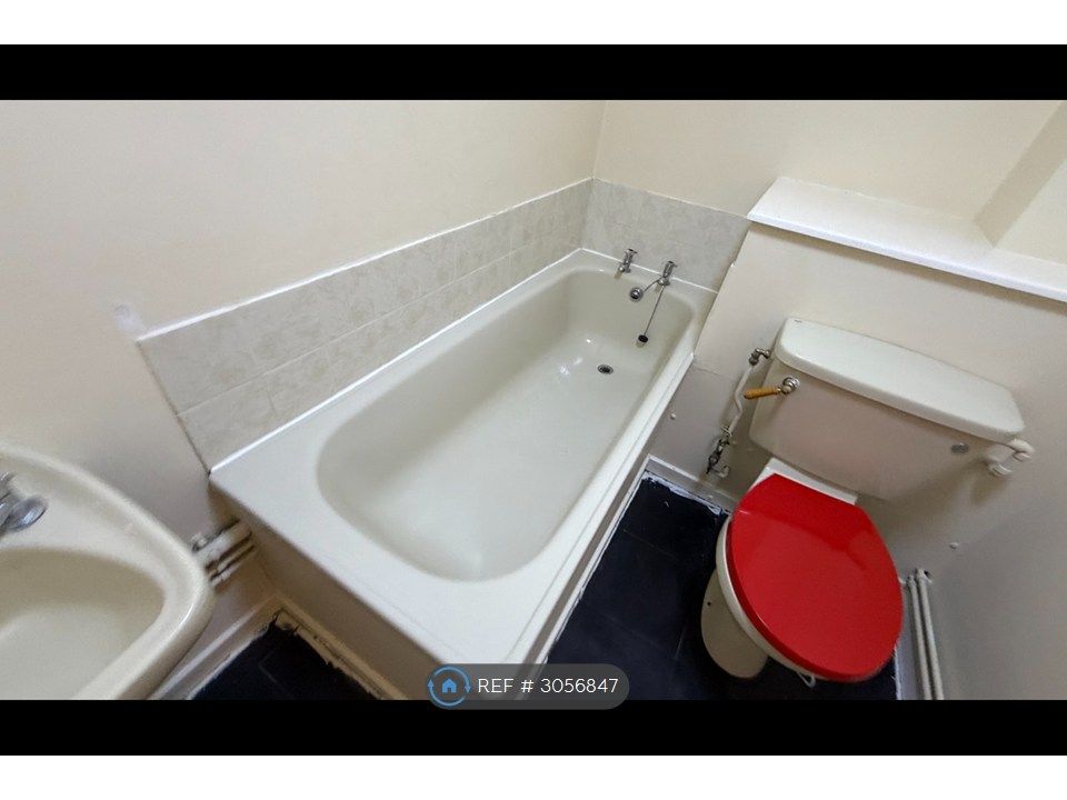 Property photo 3 of 4 Bathroom