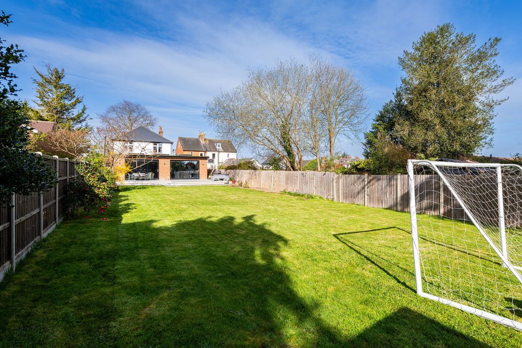 Property photo 3 of 23