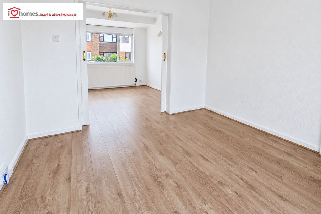 Property photo 2 of 12 Photo 9
