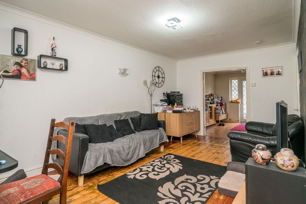 Property photo 2 of 17 Photo 11