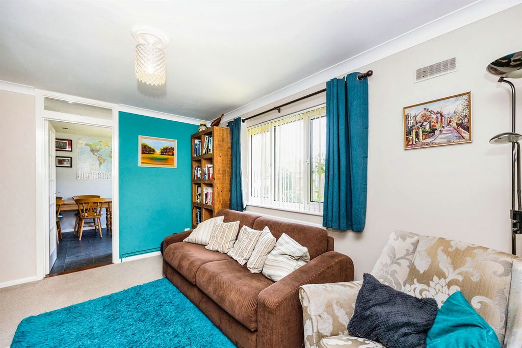 Property photo 2 of 17