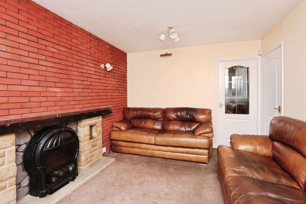 Property photo 3 of 17 Photo