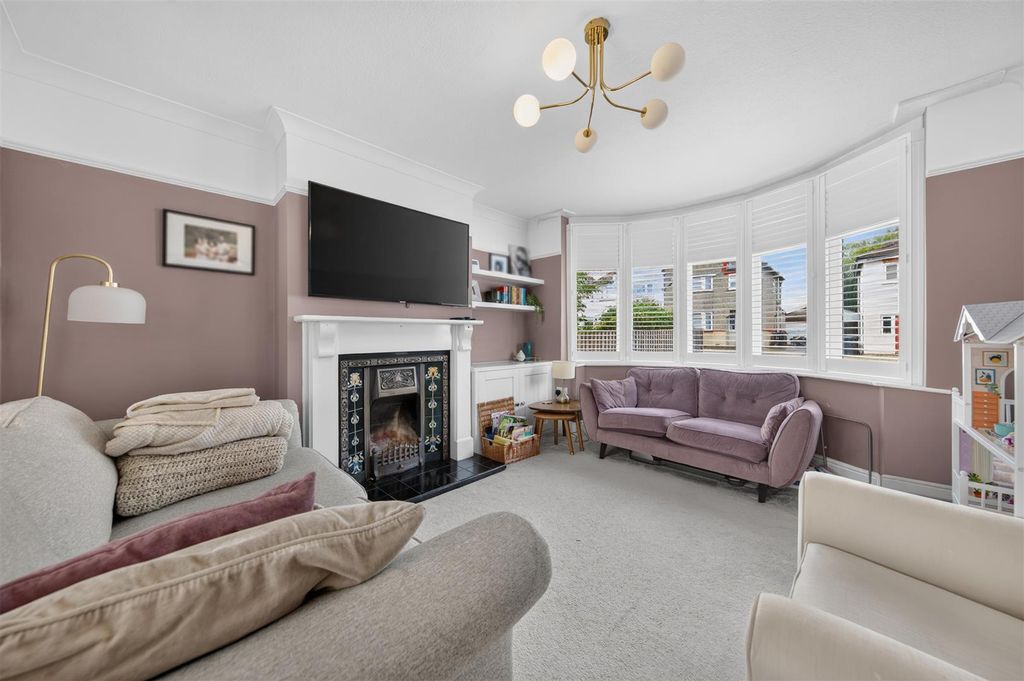 Property photo 2 of 18 20Whitehillswayweb20.Jpg