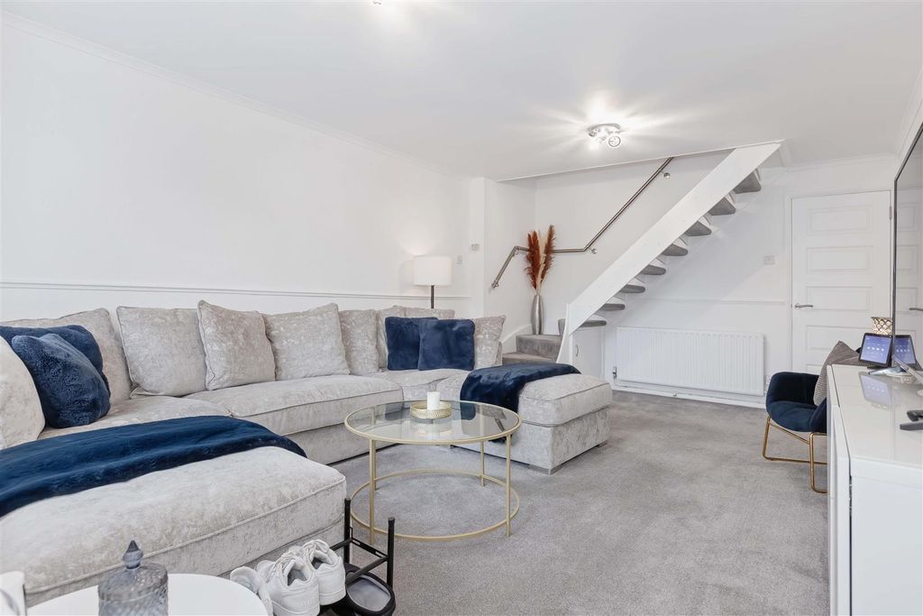 Property photo 3 of 17 For Sale By Aspire Residential | Halifax Drive