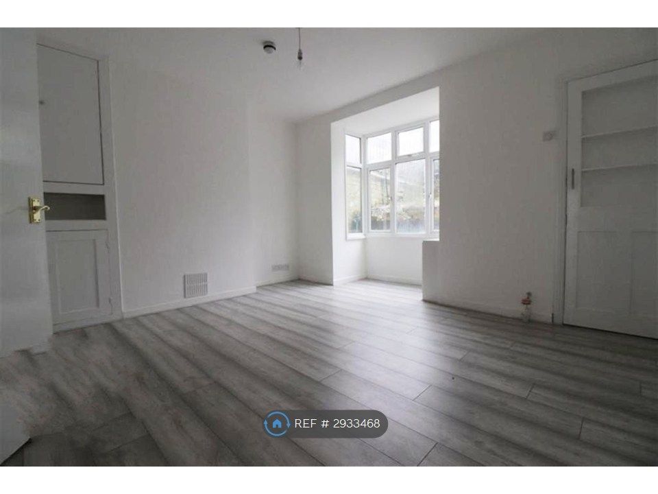 Property photo 2 of 3