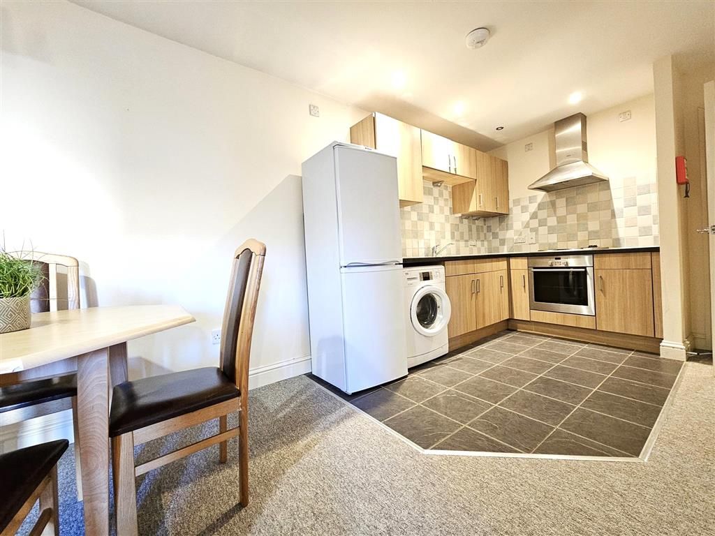 Property photo 2 of 7 Kitchen