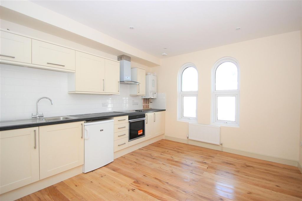 Property photo 1 of 4 Kitchen&Reception.Jpg