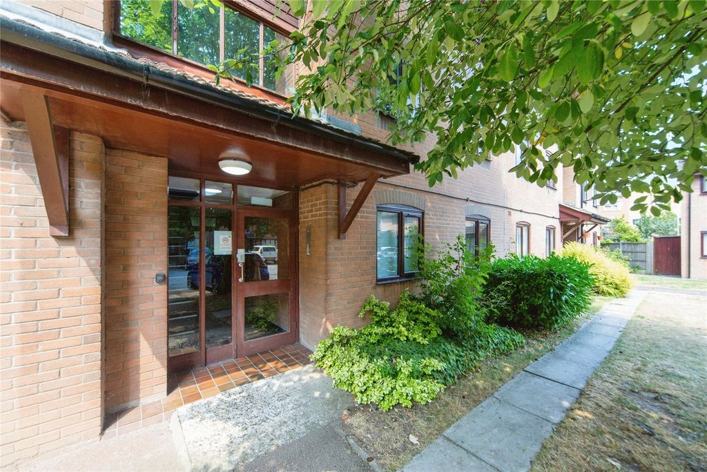 Property photo 3 of 21 Picture No. 18