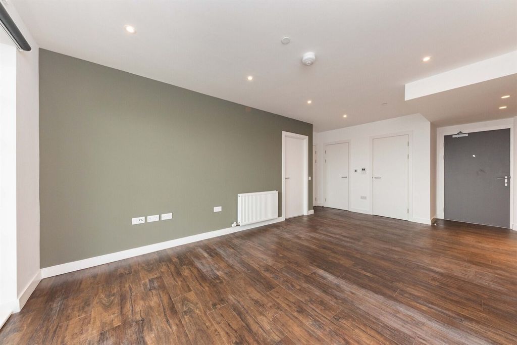 Property photo 1 of 18 (Main)