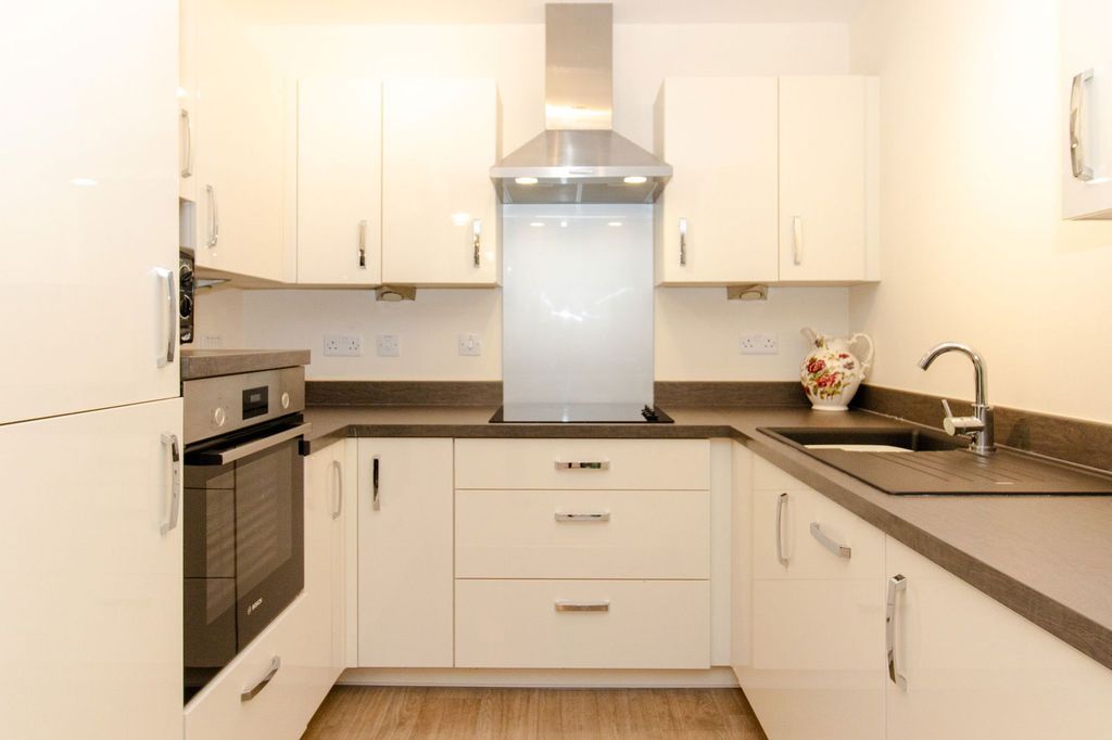 Property photo 2 of 10