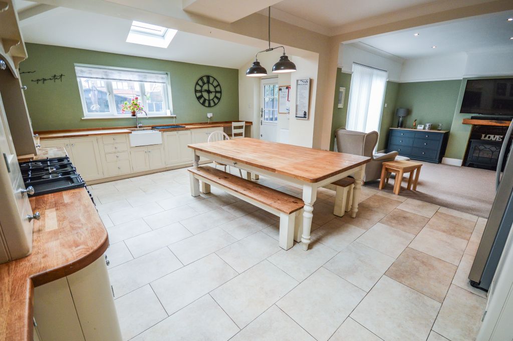 Property photo 3 of 28 Kitchen-Diner