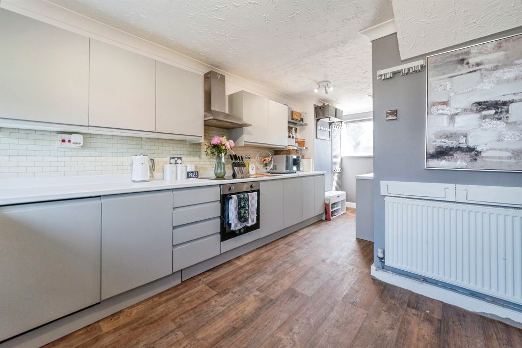Property photo 2 of 17