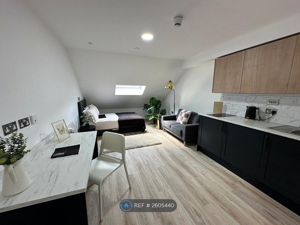 Property photo 1 of 7 Full Room
