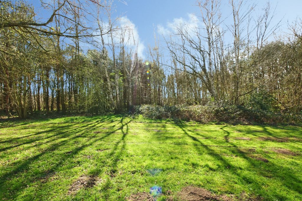 Property photo 3 of 18 Pnmb0027