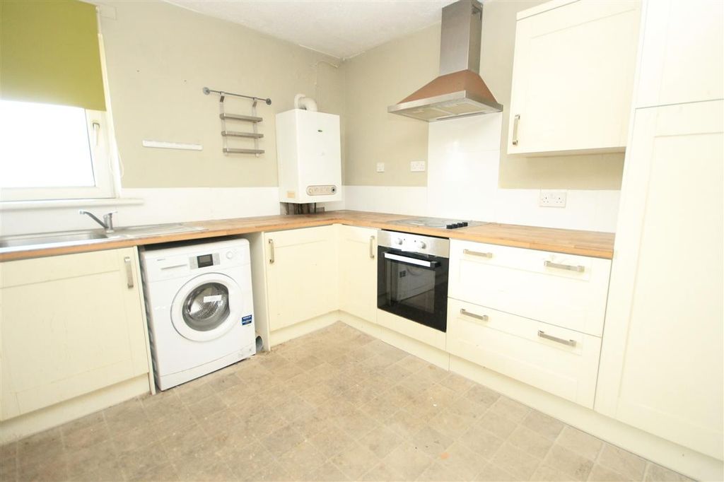 Property photo 3 of 5 Kitchen