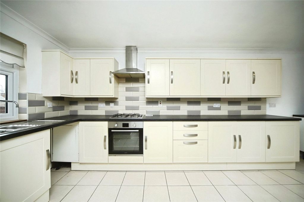 Property photo 2 of 17 Picture No. 03