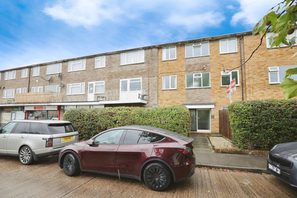 Property photo 1 of 8