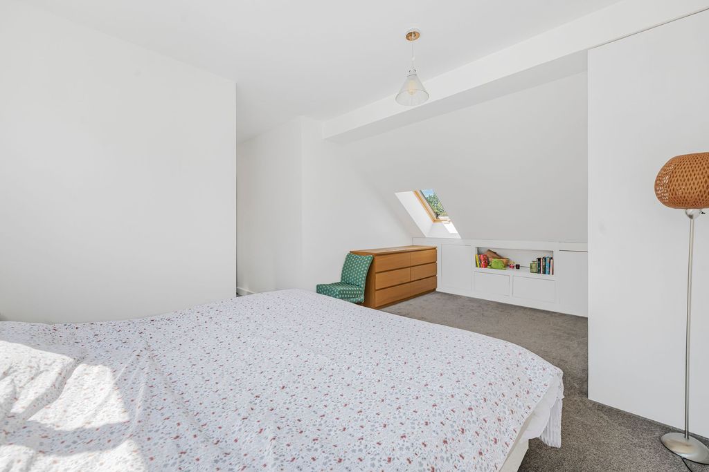 Additional image 16 of 5 bed detached bungalow for saleDryden Way, Liphook GU30