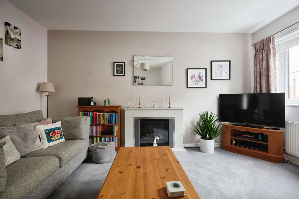 Property photo 3 of 14