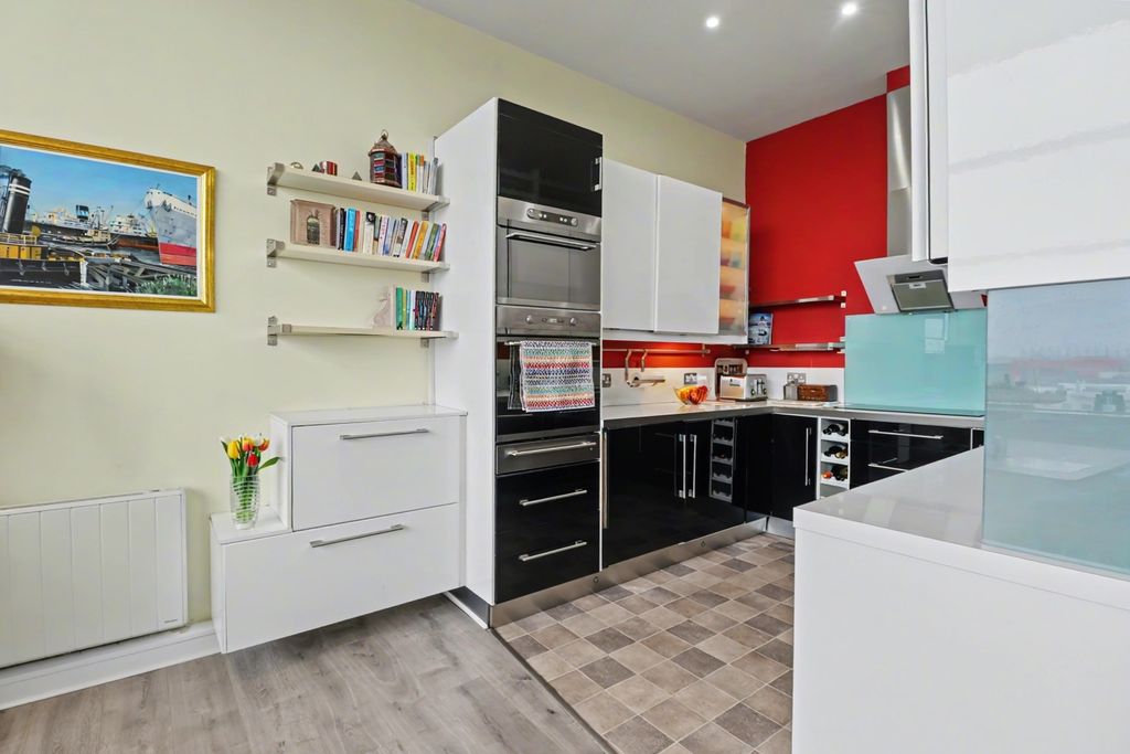 Property photo 2 of 21 Img_2434